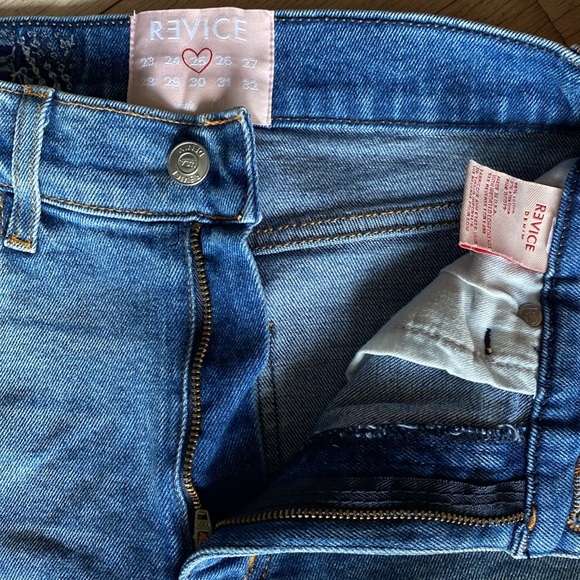 Distressed Revice jeans - Picture 4 of 4
